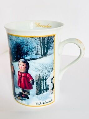M.I. Hummel December Winter Song Danbury Mint Porcelain Collector Mug NIB
